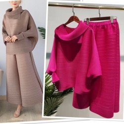 Pleated mockneck blouse and pants set