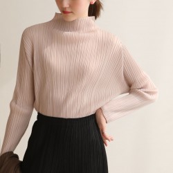 Pleated Mockneck blouse