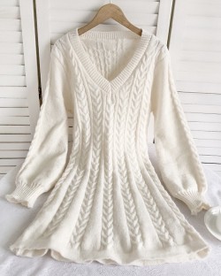 V-neck cable knit tunic