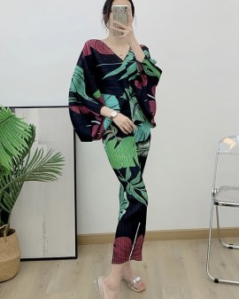 Pleated tropical motif dress