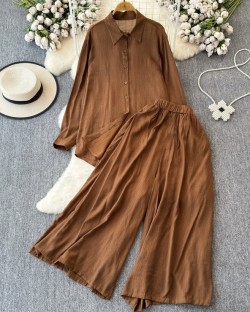 Basic blouse and flare pants set