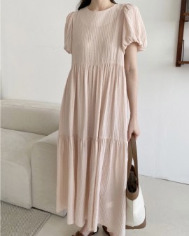 Puff sleeve pleat dress