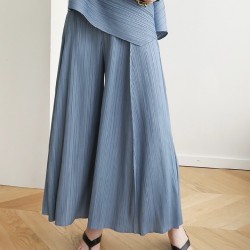 Pleated palazzo pants