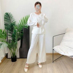 Pleated blouse with sash and pants set