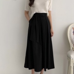 Skirt with pocket