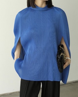 Pleated collar cape