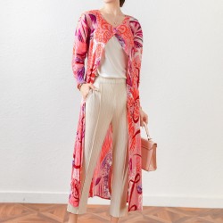 Pleated long graffiti motif cardigan