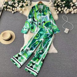 Motif blouse and pants set