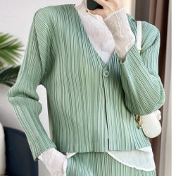 Pleated single button cardigan