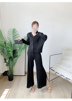 Pleated Candy color blouse and pants set