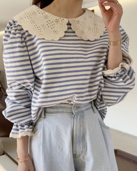 Collar stripe blouse