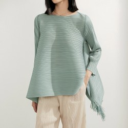 Pleated blouse with tassel