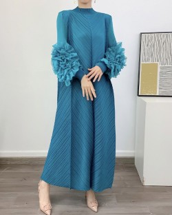 Pleated long dress with sheer sleeves