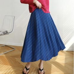 Pleated swing skirt