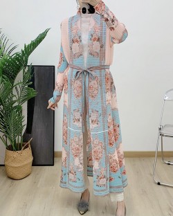 Pleated long motif cardigan