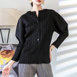 Pleated basic button blouse