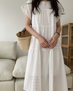 Eyelet broderie dress