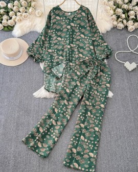 V-neck motif blouse and pants set