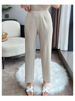 Pleated basic pants