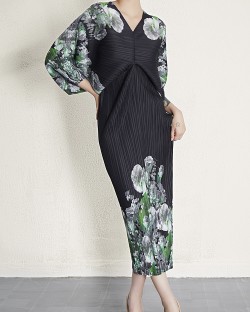 Pleated floral reflection motif dress