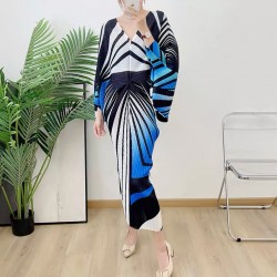 [PREMIUM] Geo Line Pleated Dress