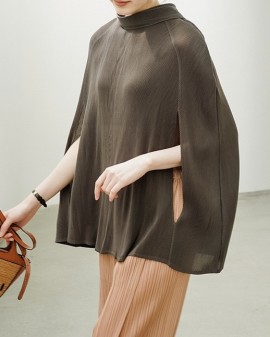 Pleated collar cape