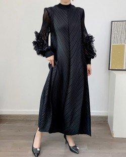 Pleated long dress with sheer sleeves