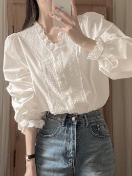 Lace hem blouse