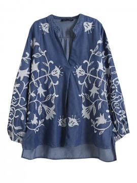 Embroidery motif denim blouse