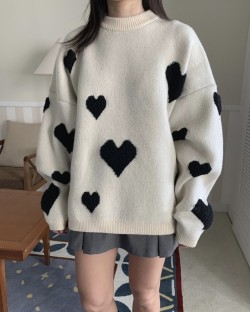 Heart motif knit pullover