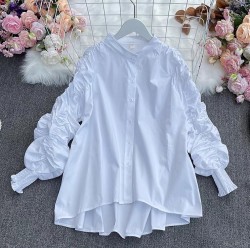 Blouse with ruched sleeves