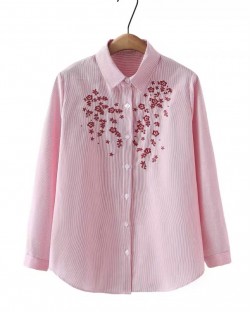 LM+ Floral embroidered blouse