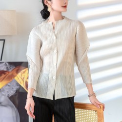 Pleated basic button blouse