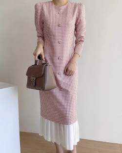 Checkered dress with pleatedd trim