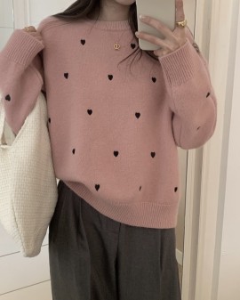 Heart motif knit pullover