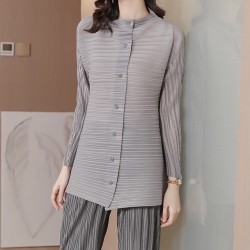 Long pleated blouse