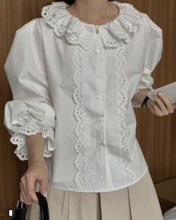 Lace trim blouse