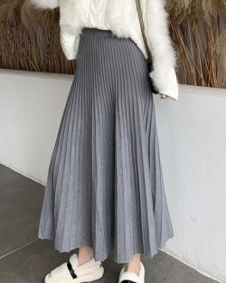 Basic knit skirt