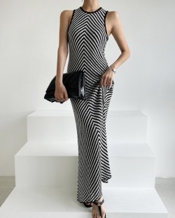 Sleeveless stripe knit dress