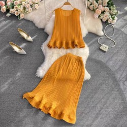 Sleeveless pleated top and skirt set