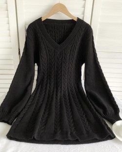 V-neck cable knit tunic