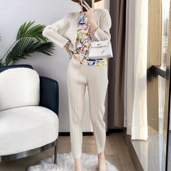 Pleated cardigan and pants set