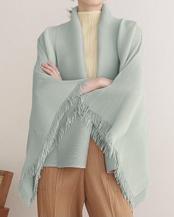Pleated cape with tassel