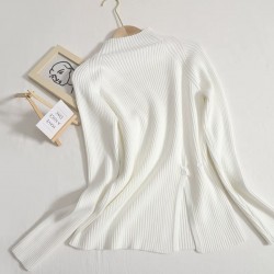 Knit blouse with slit