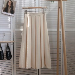Pastel pleated skirt g1